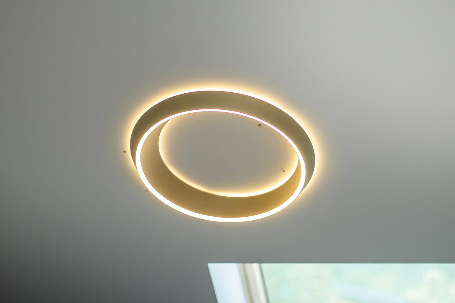 PHOTO D'UN SPOT DE LUMIÈRE LED